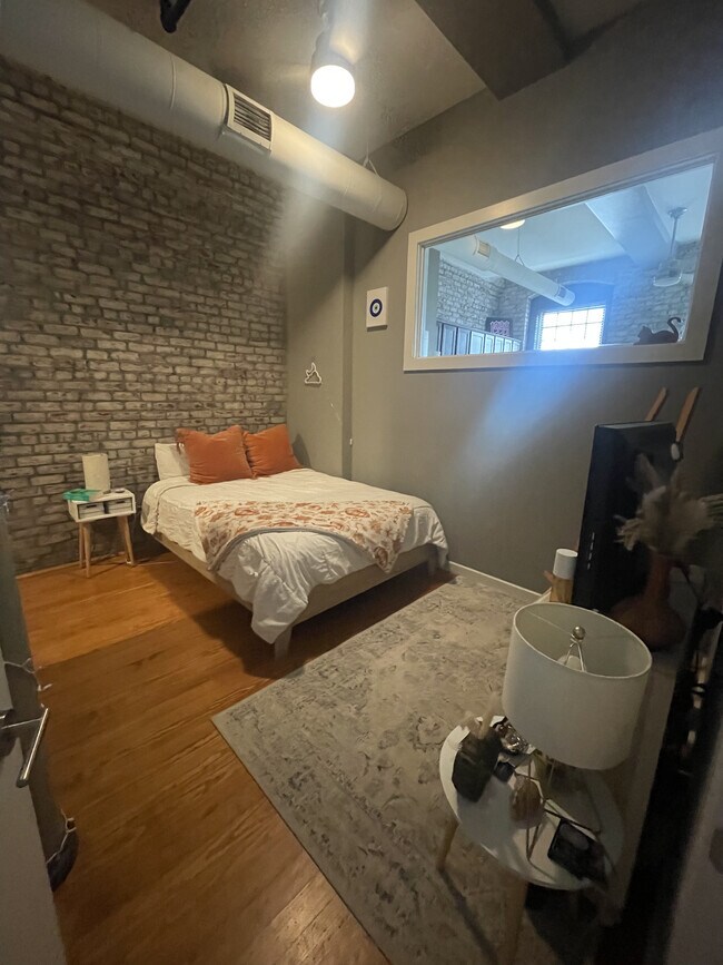 River Lofts West