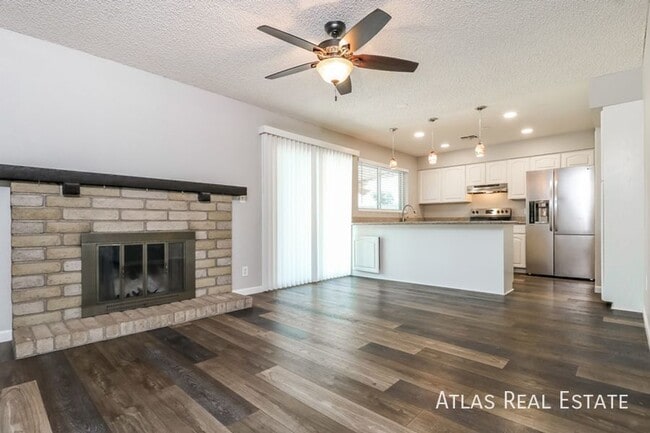 Photo - 1323 W Rosemonte Dr