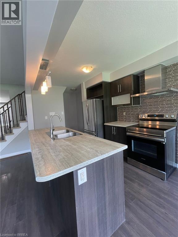 Photo - 111 Bisset Ave