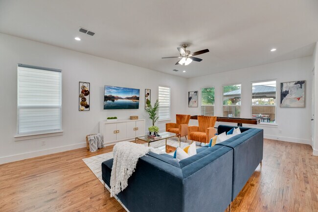 Photo - 2039 Angelina Dr