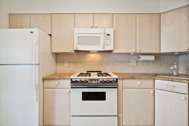 Photo - 2401 Pennsylvania Ave