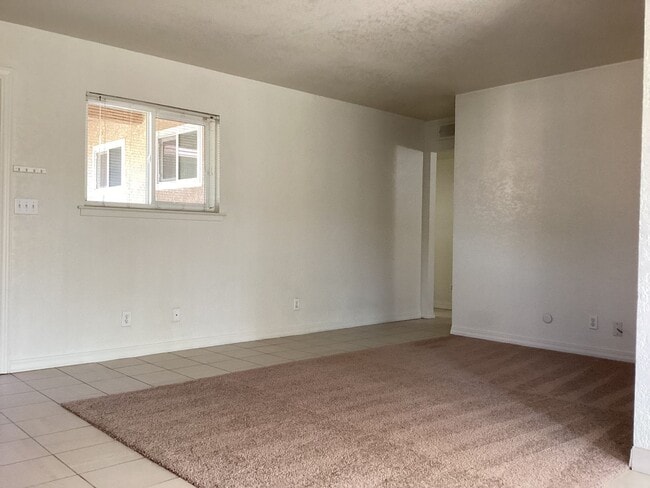 Photo - 4424-4426 E Dakota Ave