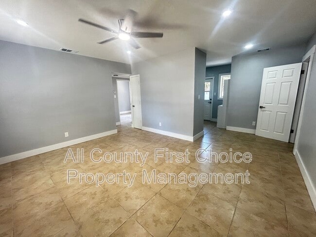 Photo - 233 41st Ave NE