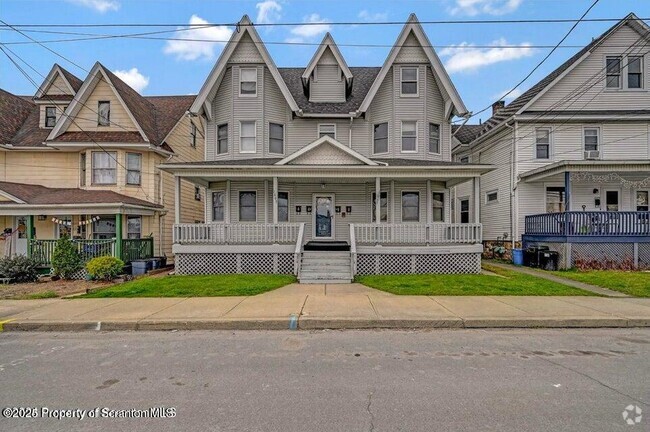 Building Photo - 1605 Washburn St Rental