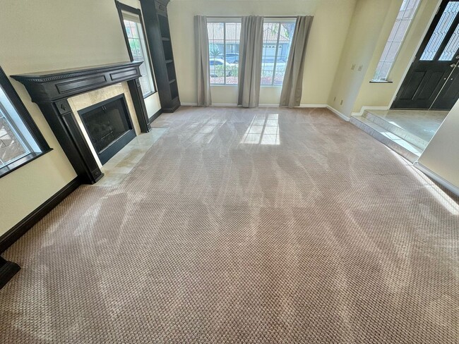 Photo - GORGEOUS 2 STORY SPACIOUS 5 BEDROOM HOUSE ...