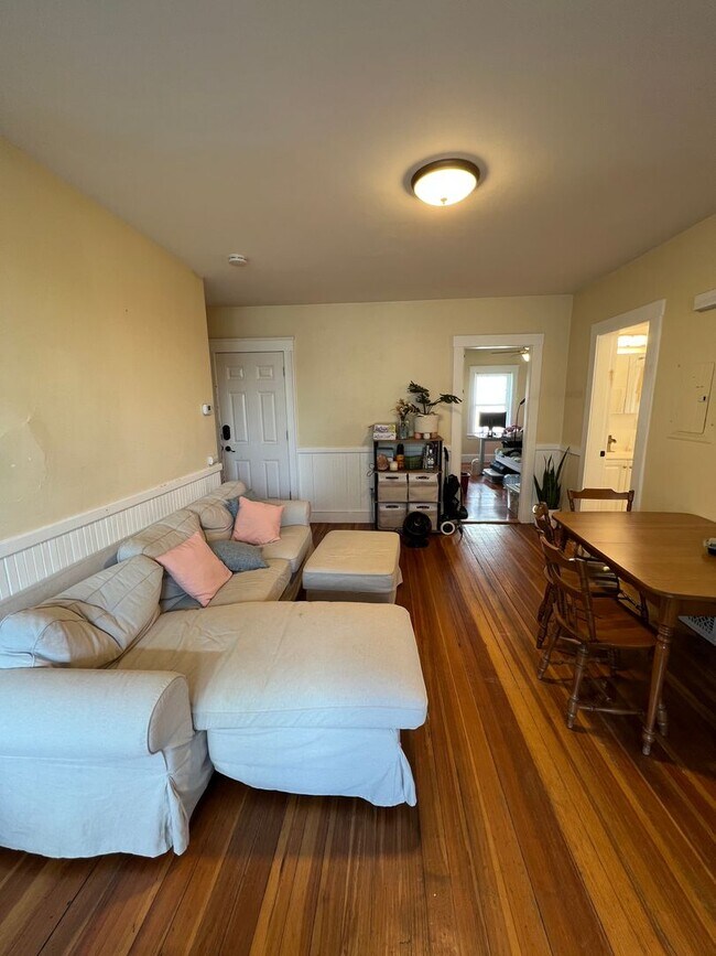 Photo - 332 Beacon St Unit Apartment #2