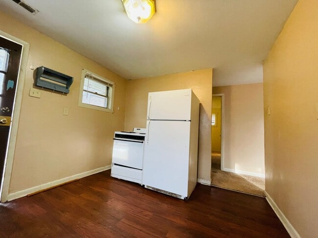 Photo - ***2 bedroom, 1 bath house Available July 2026!***