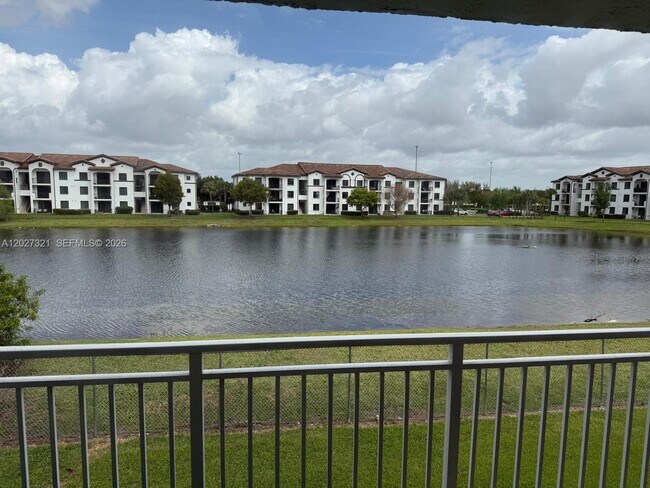 Building Photo - 9373 Fontainebleau Blvd Unit K232