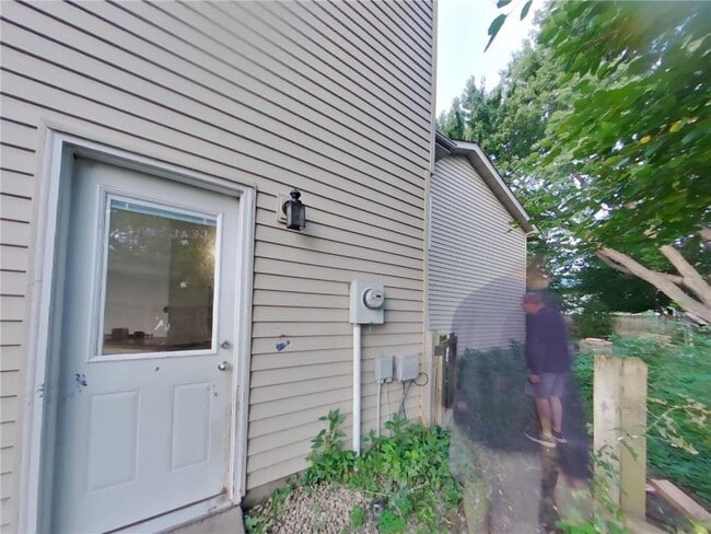 Photo - 9864 Wake St NE