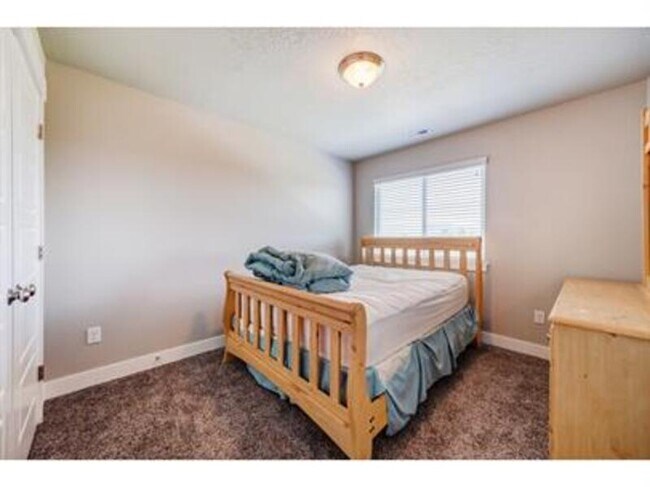 Photo - 687 S 1840 W
