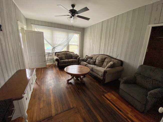 Photo - 630 Pryce St Unidad A