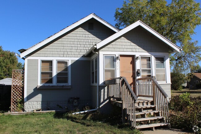 Building Photo - Check out this amazing home! Unit 824 E 26th St