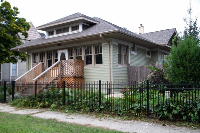 Building Photo - 510 N Raynor Ave