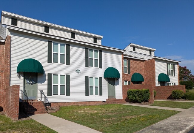 Photo - Lexington Place Apartments