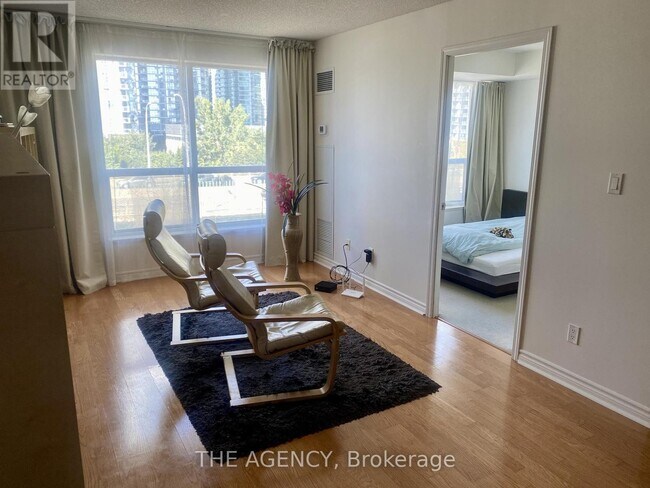 Photo - 410 Queens Quay W Unit 605