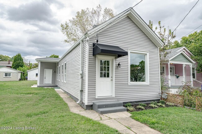 Building Photo - 1246 Schiller Ave