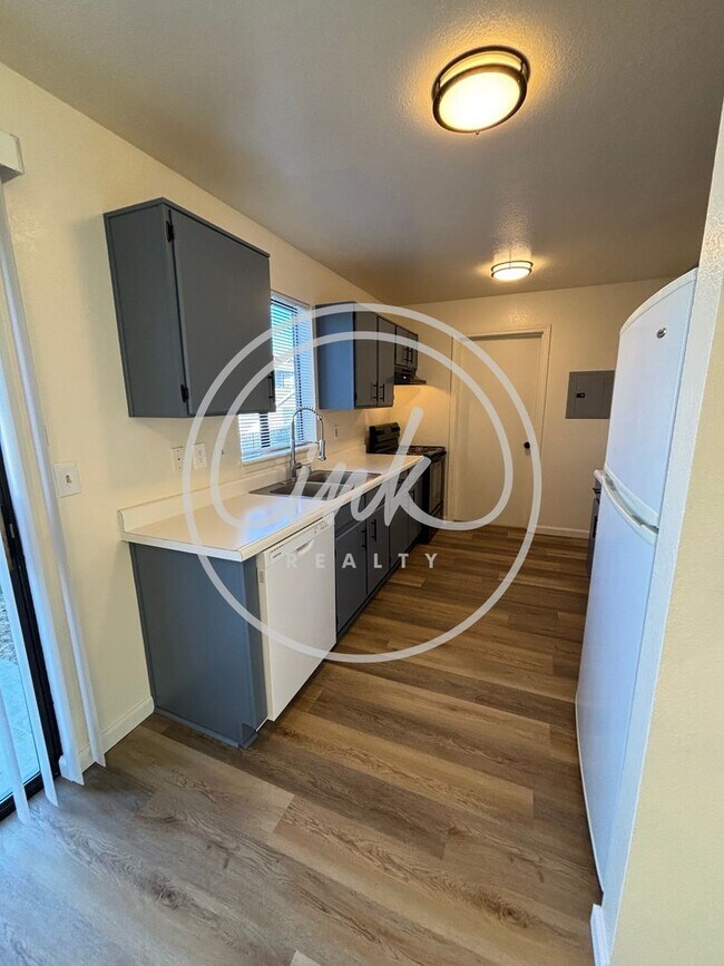 1377 Village Way Unidad VI1377-1377 Village Way F