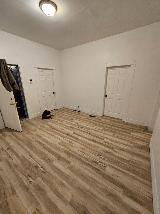 Photo - 1206 W 25th St