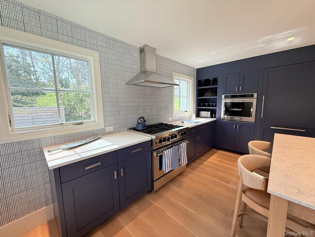 Photo - 323 Division St