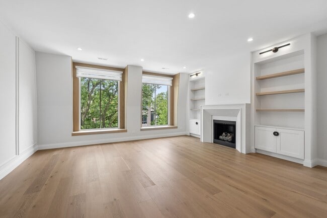 Photo - 3739 N Clifton Ave Unit #3