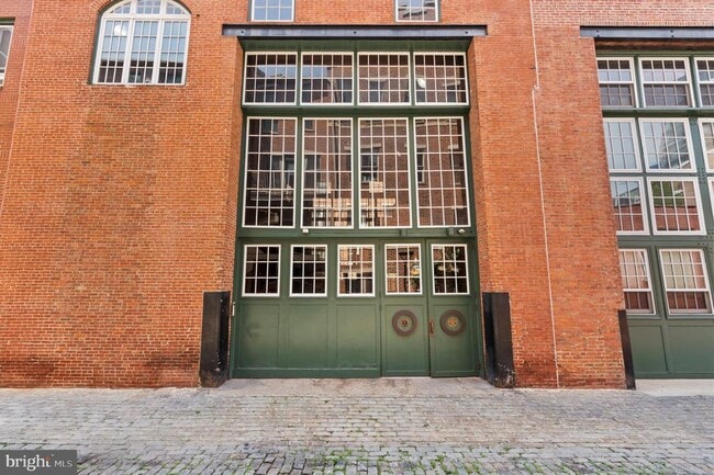 Building Photo - 130 N Bread St Unit 109 Rental