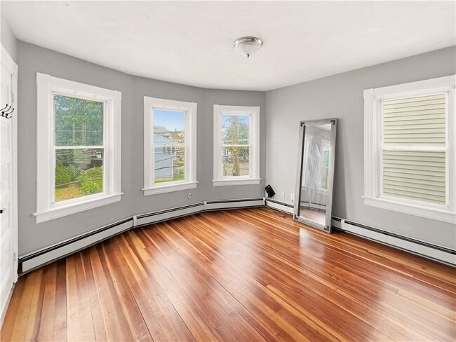 Photo - 362 Weeden St
