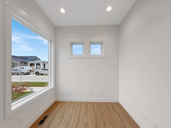 Photo - Pet-Friendly Luxury: New 4BD Construction with 2 Dedicated Offices in Eagle’s Centerra Community