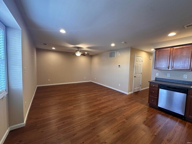 Photo - 2301 W Michigan St Unidad F