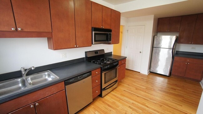 Building Photo - 3442 W Parker Ave Unit 2
