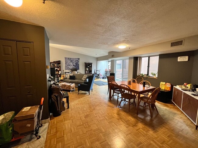 Building Photo - 147 Kelton St Unit 715