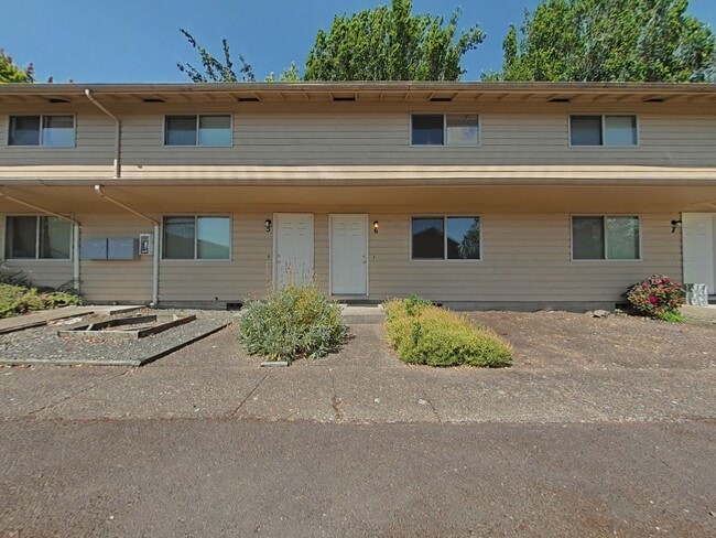 Building Photo - 2 Bedroom Apartment ~ Close to 9th Street Unit 1465 NW Division #6