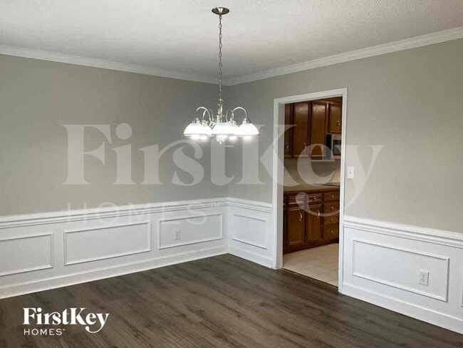 Photo - 110 Longbridge Dr