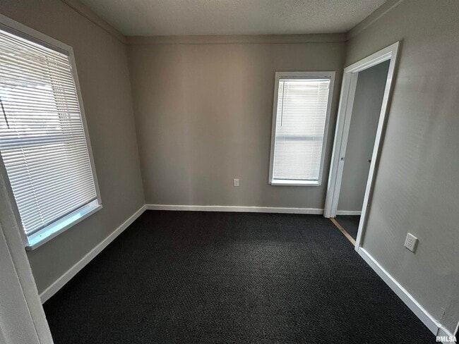 Photo - 1822 N Sheridan Rd
