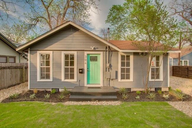 Building Photo - 4500 Avenue H Unit #B