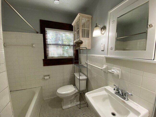 Photo - 2830 San Gabriel St Unit A