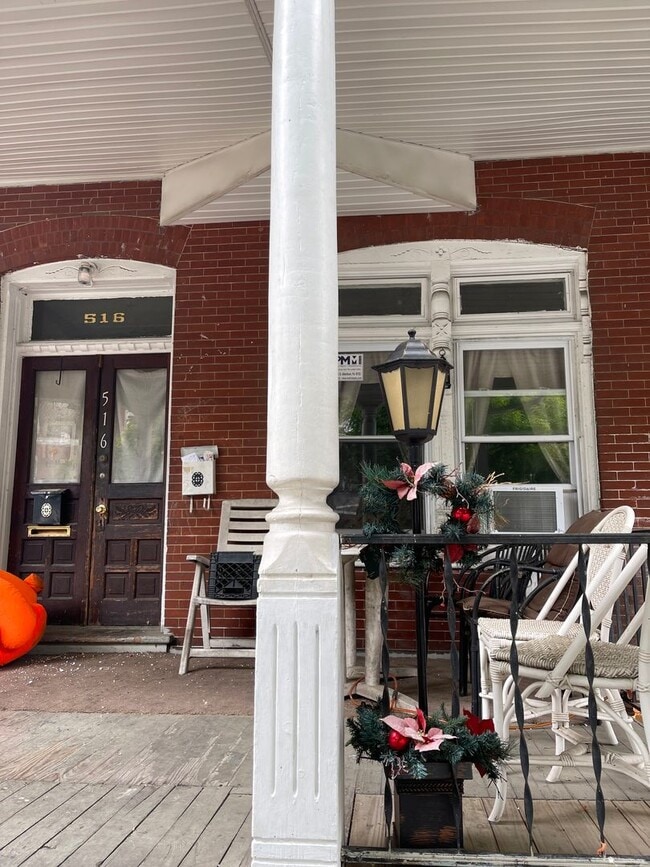 Photo - 516 W Allen St Unidad 2