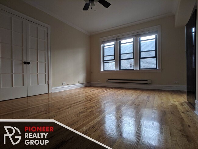 Photo - 4735 N Hermitage Ave Unidad 204