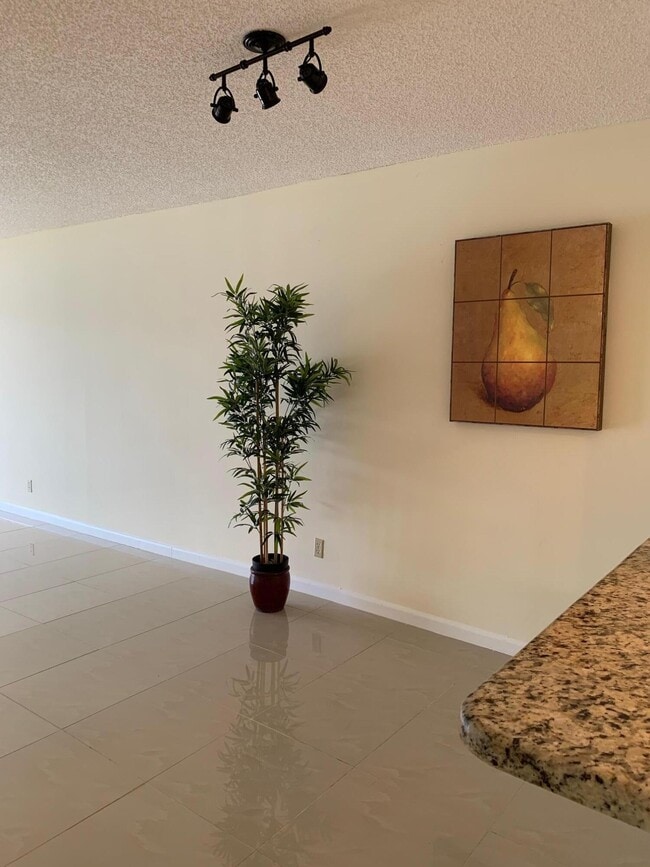 Photo - 3212 Strawflower Way Unit 204