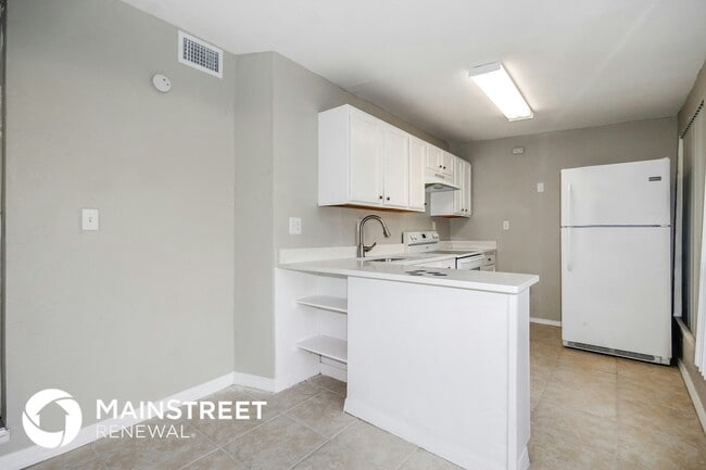 Photo - 6813 N Clearview Ave