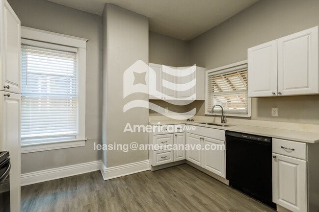 Photo - 663 S 38th St