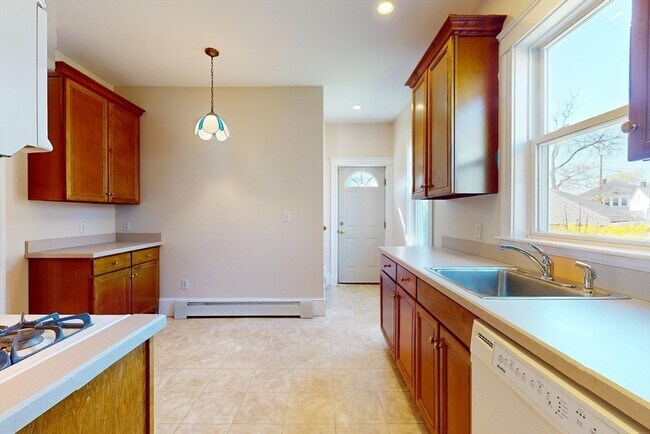 Photo - 18 Faneuil Rd