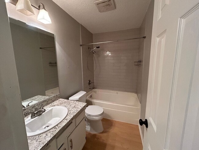 Photo - 2316-2318 N Raven Ln