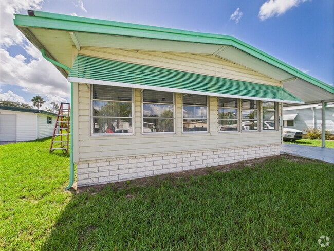 Building Photo - Completely Remodeled & Move-In Ready Home ...