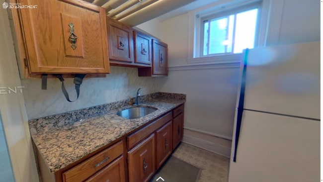 Building Photo - 86 Maple St