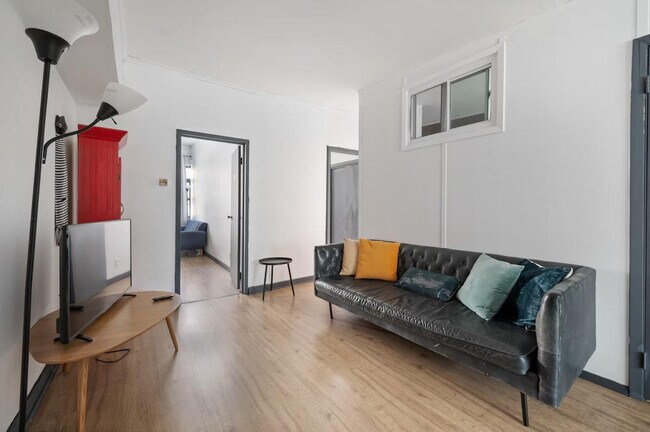 Photo - 301 W 31st St Unit ID1323979P