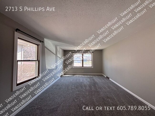 Photo - 2713 S Phillips Ave