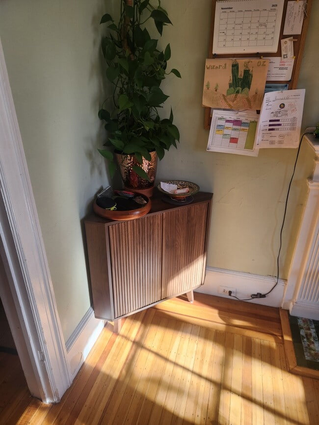 Building Photo - 380 Lloyd Ave Unit 1A