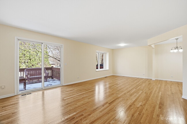 Photo - 214 Taylor Ct