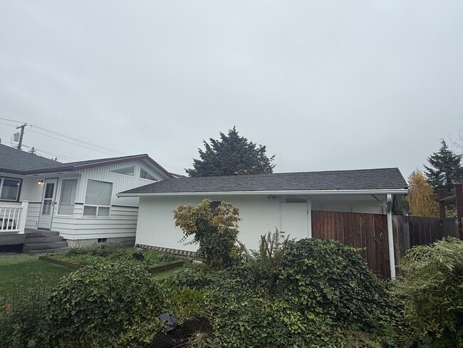 Photo - 1514 E Broadway