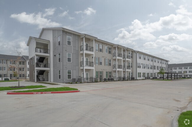 Exterior - Birchway Quarry Falls